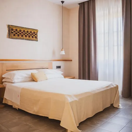 Tramas & Hotel 4*